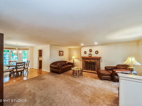 3rd image of 1605 E Clayton Ct