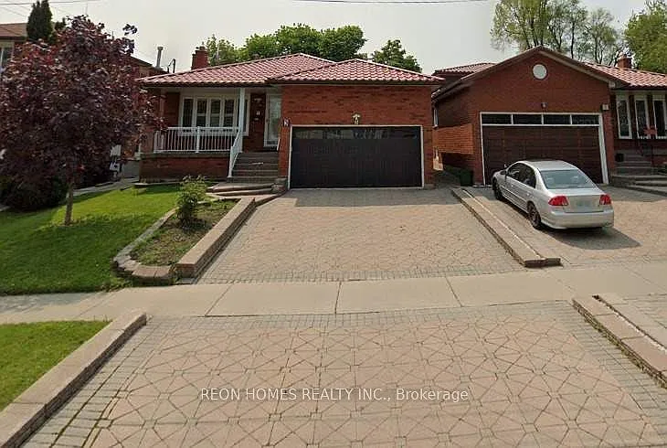 3 Lord Roberts Dr