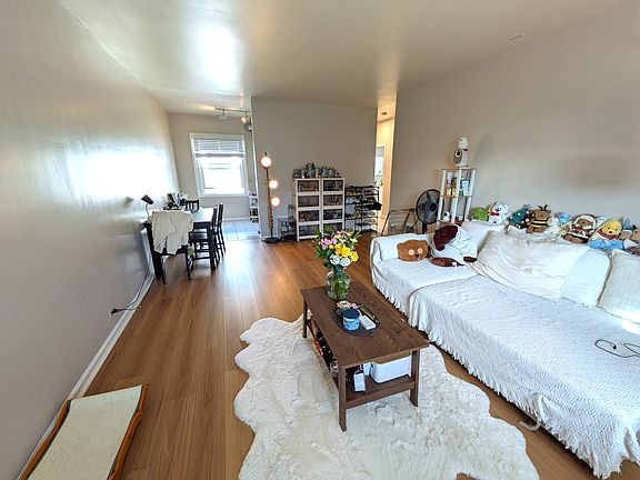 3rd image of 543 Masonic Ave #4