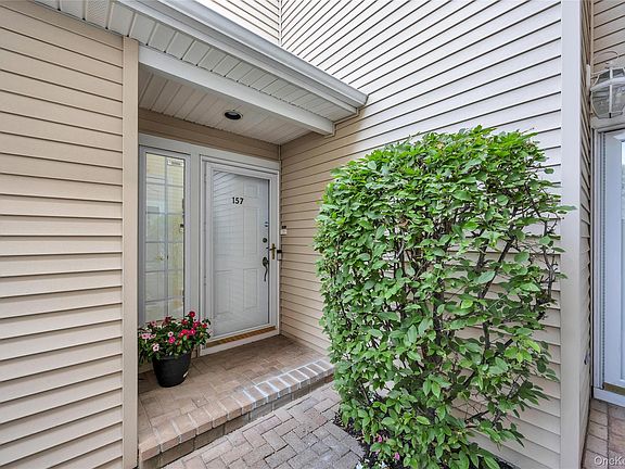 3rd image of 157 Windwatch Drive