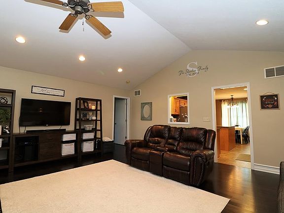 4th image of 1516 Smith Dr