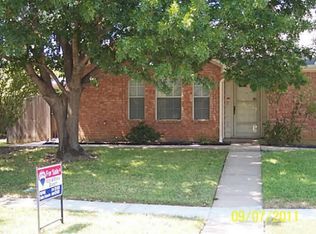 312 Crowe Dr, Euless, TX 76040