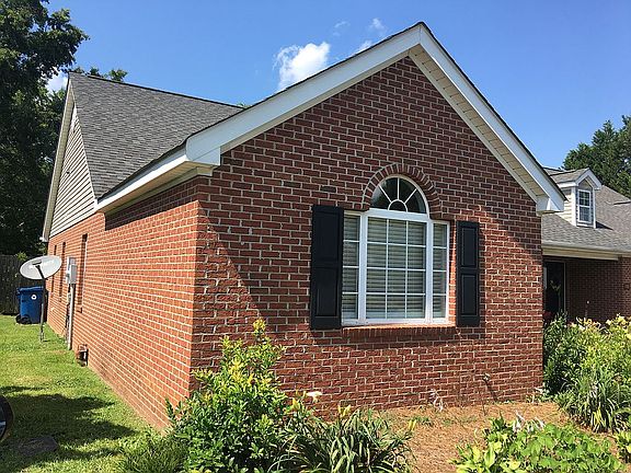 3rd image of 104 Cumberland Ct