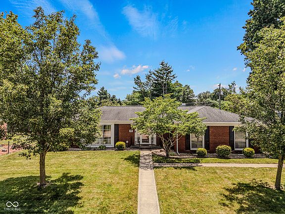 2nd image of 1511 Crescent Dr