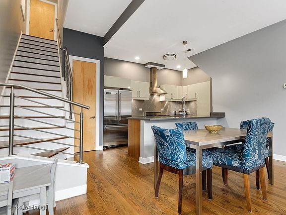 2nd image of 4842 N Damen Ave APT 2