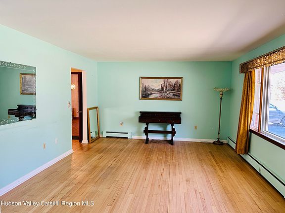 4th image of 43 Birchwood Park