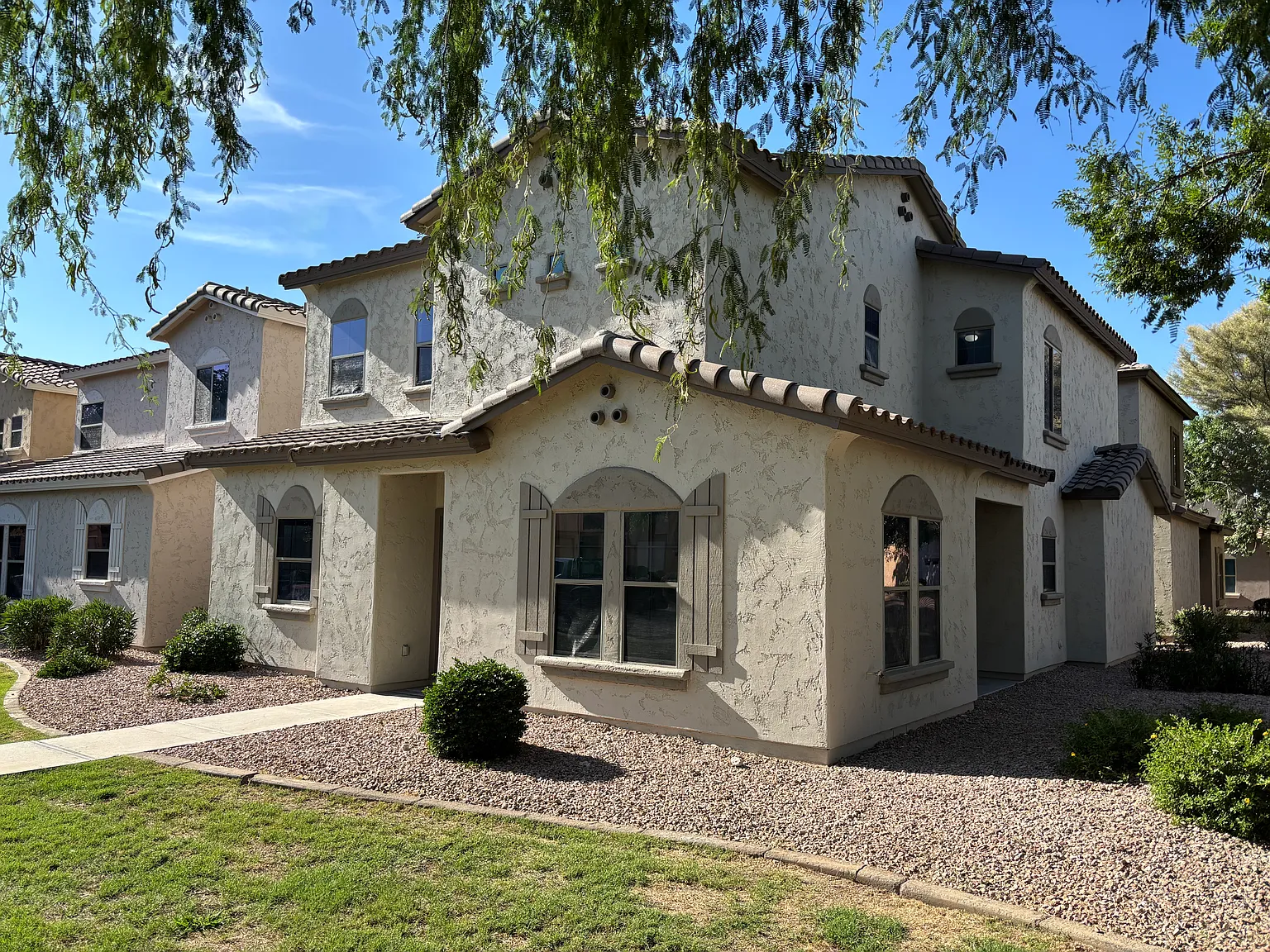 4 bed, 1879 sqft, $1,750 — Photo 2