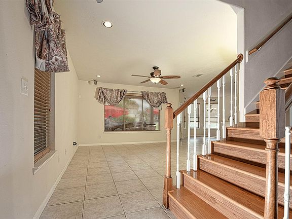5th image of 107 Cove W