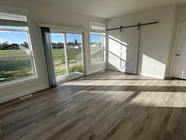 30665 Santa Fe St — Photo 17