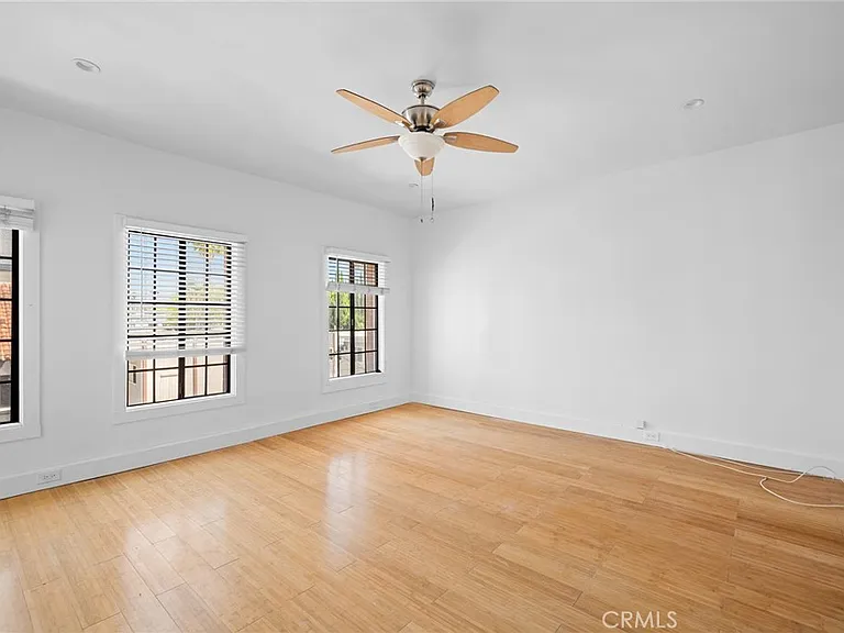 131 S Jackson St #301 — Photo 6