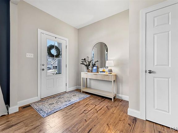 4th image of 204 Willow Ridge Ct