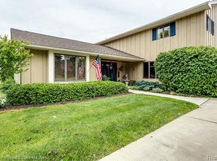2900 Woodstock Cir, Port Huron, MI