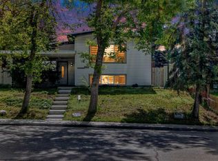 5912 Dalton Dr NW, Calgary, AB T3A1C6