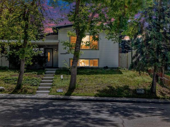 5912 Dalton Dr NW, Calgary, AB T3A 1C6