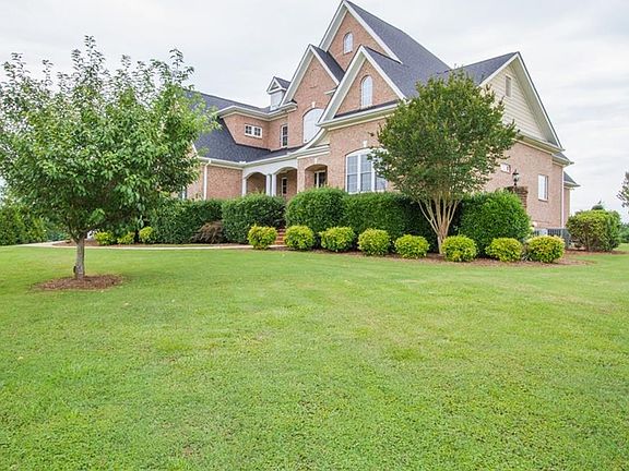 3rd image of 106 Lazy Willow Ct