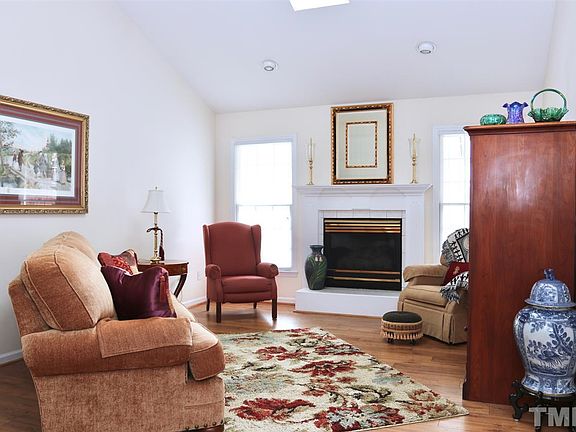 2nd image of 712 Rockwood Dr