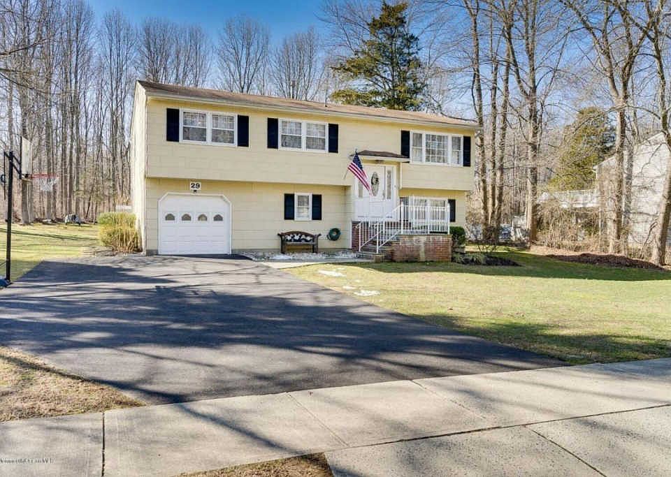 1st image of 29 Lake Dr
