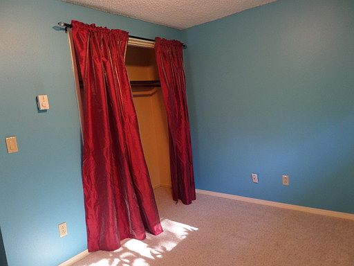 4th image of 1011 SE 128th Ave