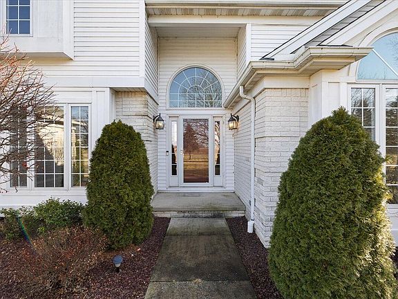 5th image of 1930 Petersburg Rd