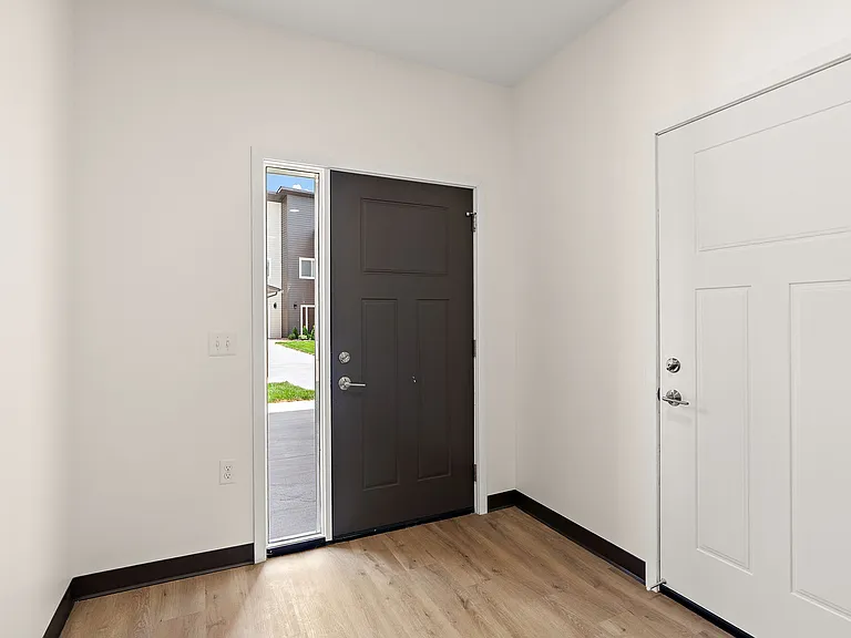 Manor Heights Townhome — Photo 14