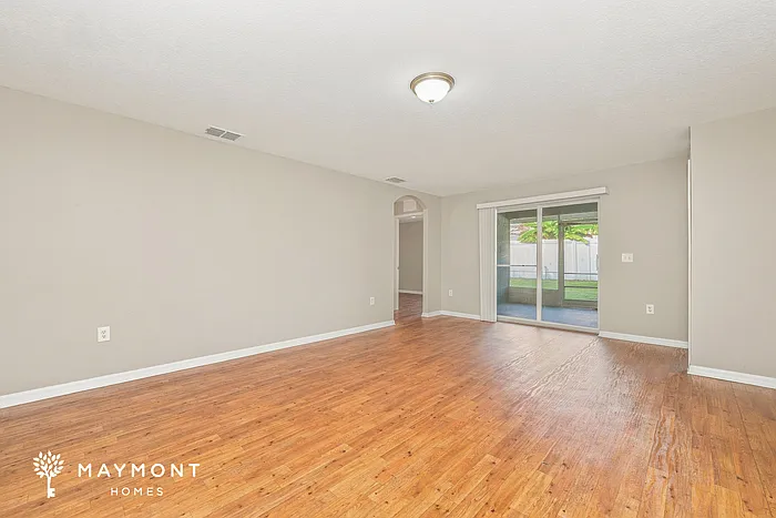 3 bed, 2.0 bath, 1493 sqft, $1,975 — Photo 3