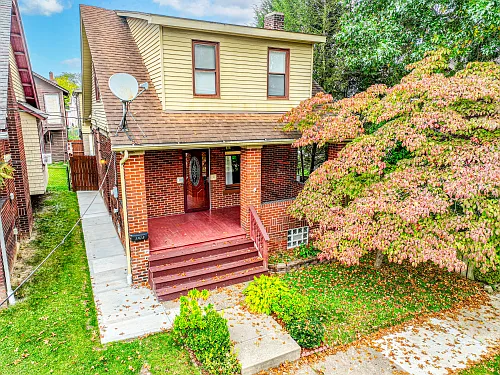 1108 Highland St photo 1