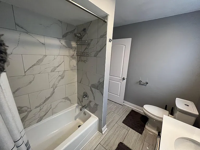 5946 W Washington Blvd #2E — Photo 9