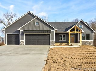 8196 Redfield Ct #16, Blendon Township, MI 49426