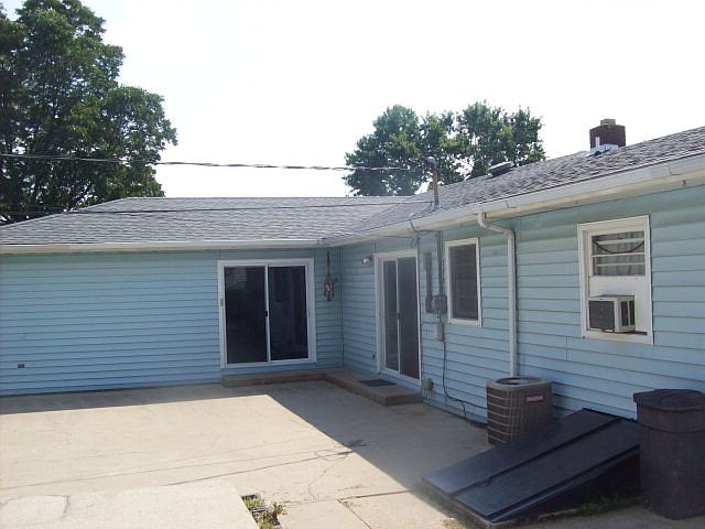 2nd image of 527 Valentine Dr