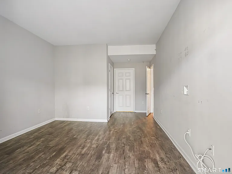 35 W Broad St #404 — Photo 14