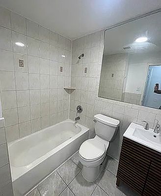 5th image of 292 Tompkins Ave #2L