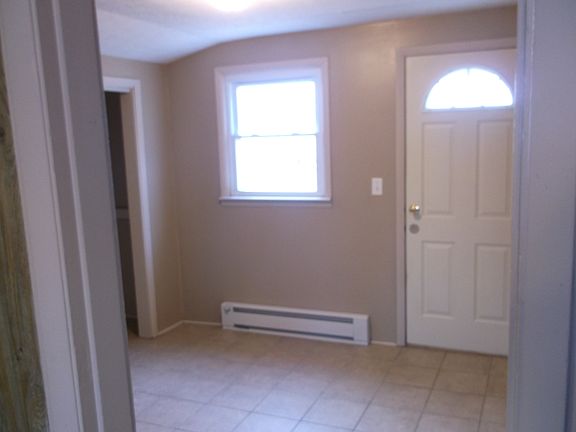 4th image of 302 Mills Ave
