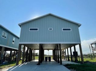 2122 Young St, Rockport, TX 78382