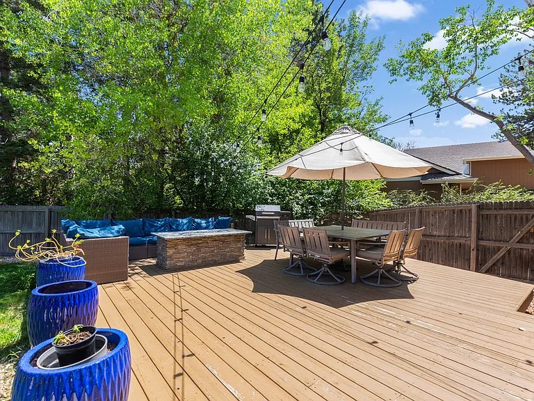 7704 S Elm Ct — Photo 34