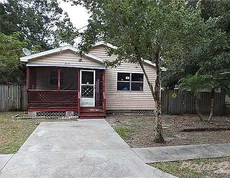 3 bed, 1052 sqft, $1,950 — Photo 1