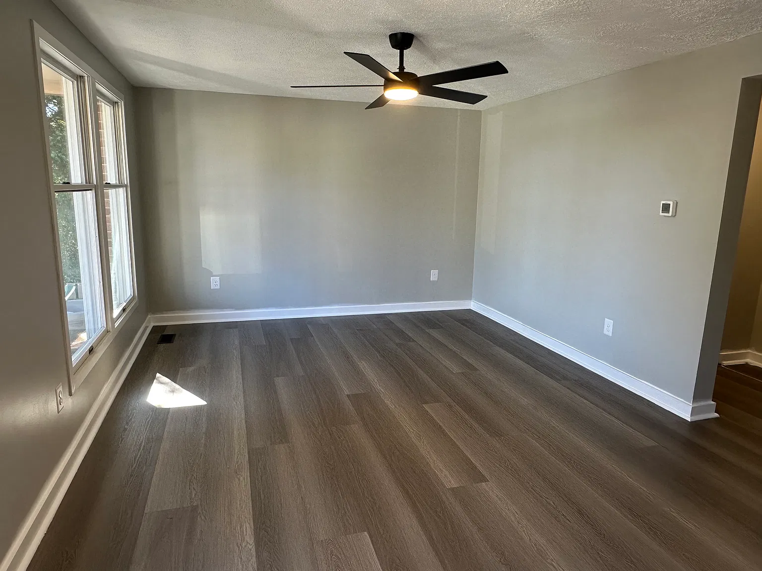 3 bed, 1.5 bath, 1465 sqft, $2,700 — Photo 2
