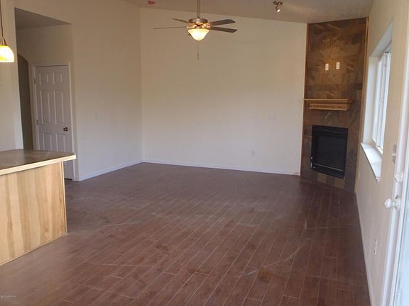 5th image of 19628 Wildwood Dr