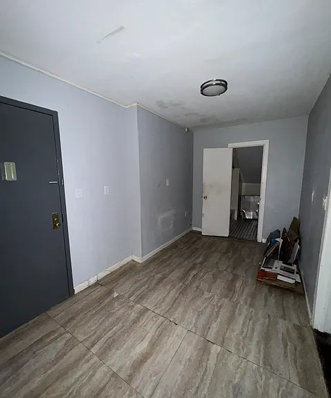 130 W 4th St #3R — Photo 4