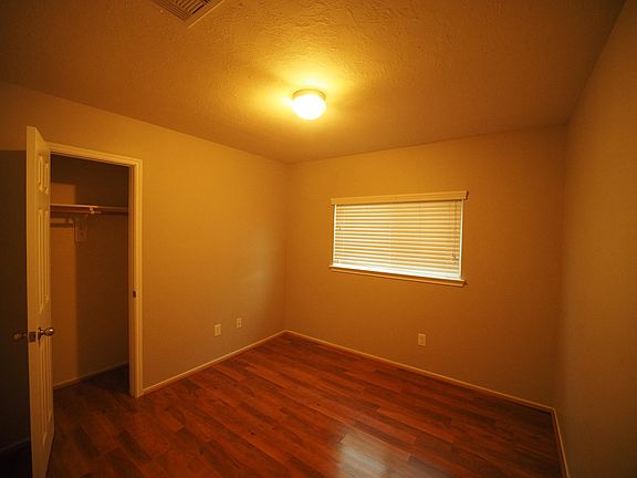 5th image of 22218 Oceanic Dr