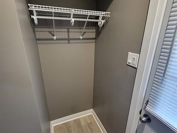 5th image of 2144 Vercheres Ave