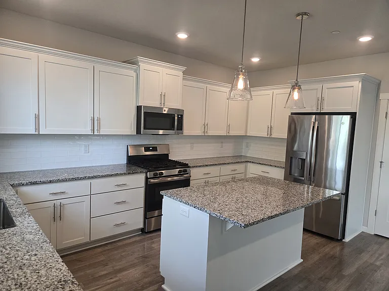 6311 N 88th Ave — Photo 10