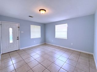 8422 Valor Dr, Chalmette, LA 70043