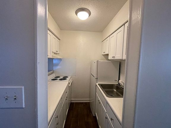 4th image of 4311 Trinity Ave #4307B