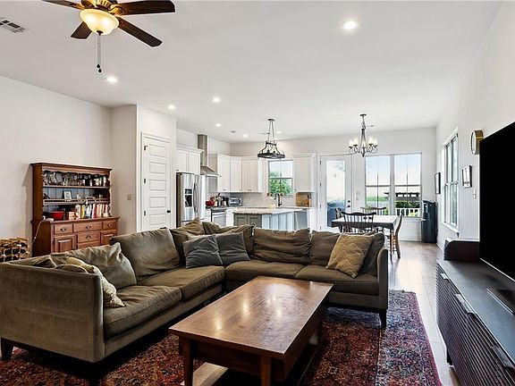 3rd image of 5617 Pratt Dr