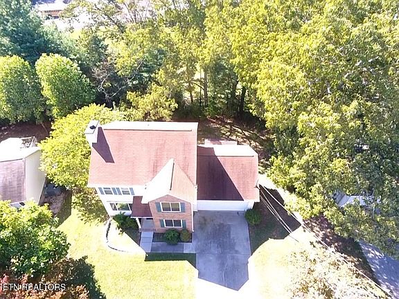 3rd image of 1432 Pheasants Glen Dr