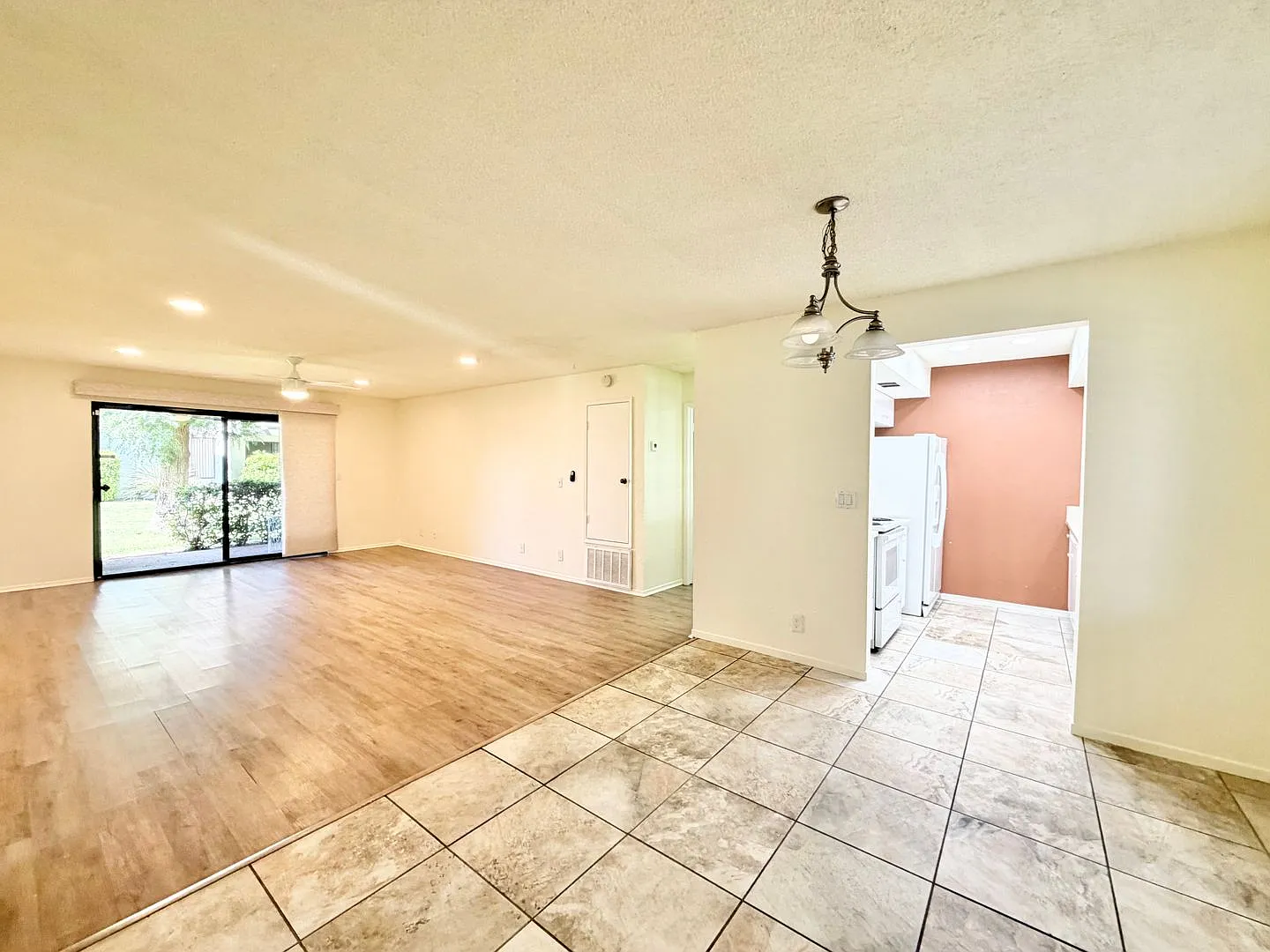 Available Now! 3 Bedroom 2 Bathroom Palm Springs Condo In Ramon Estados Gated Community — Photo 3