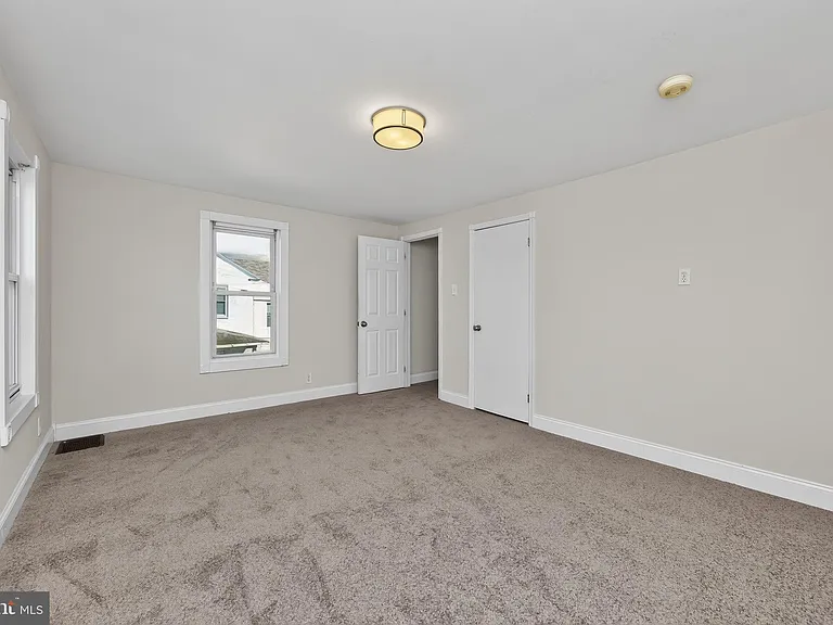1219 E Philadelphia Ave — Photo 20