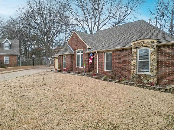 2nd image of 781 Pecan Grove Cv