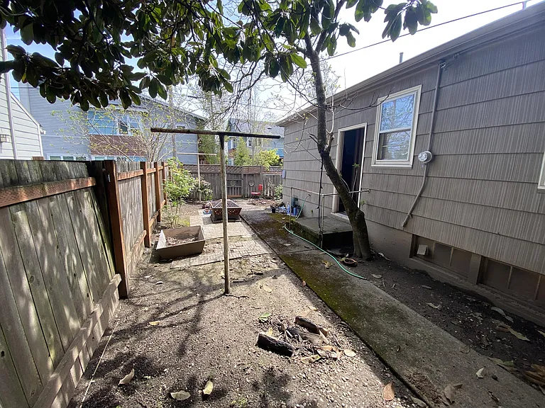 4926 NE 25th Ave — Photo 16
