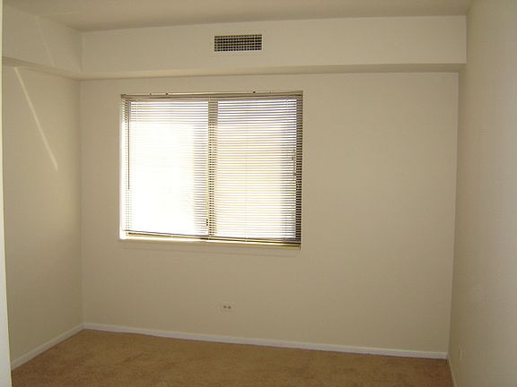 5th image of 6340 Americana Dr APT 721